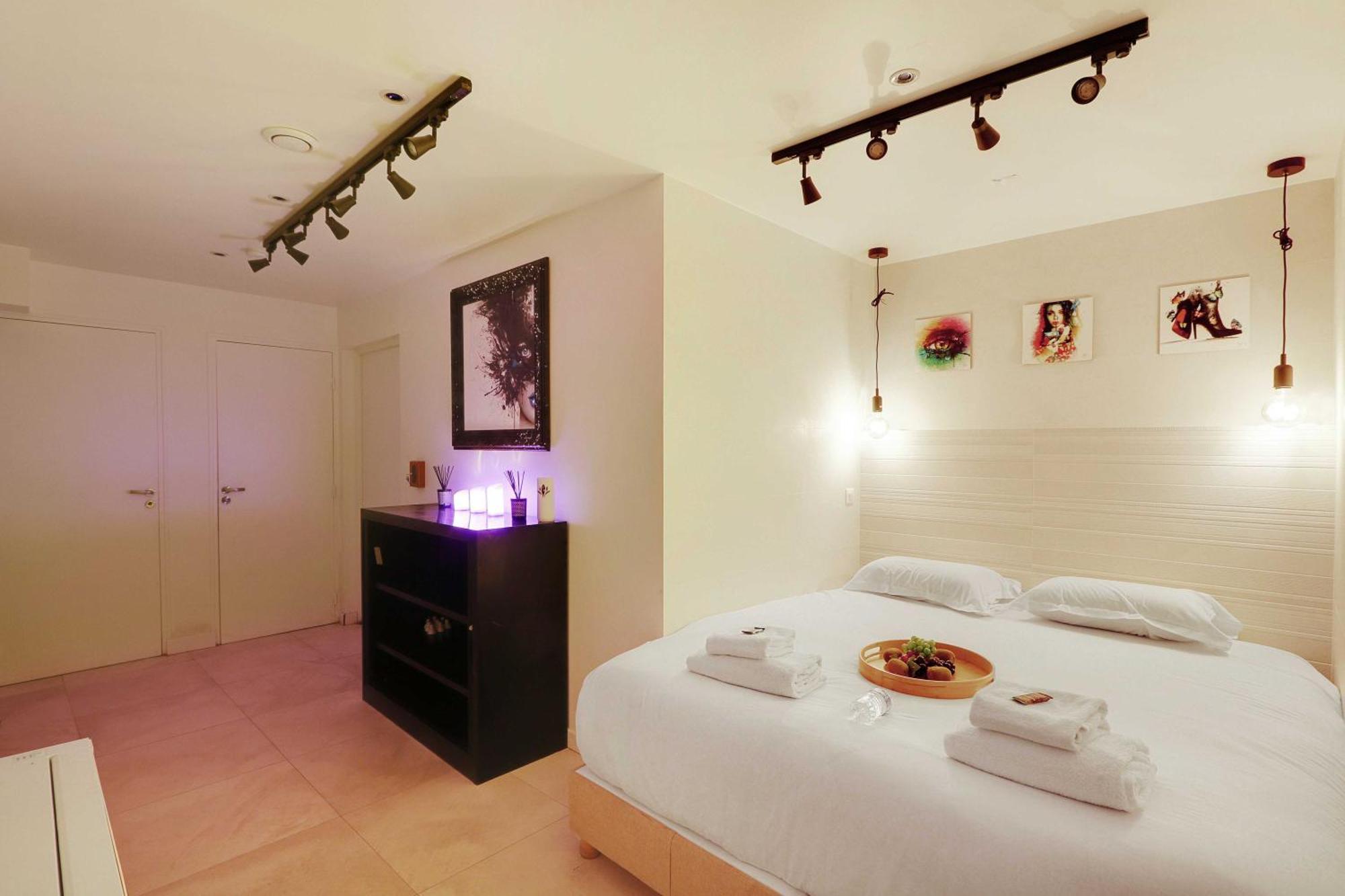 Intimate Apartment With Air Conditioner & Jacuzzi 2Br 6P Montmartre Paris Exterior photo